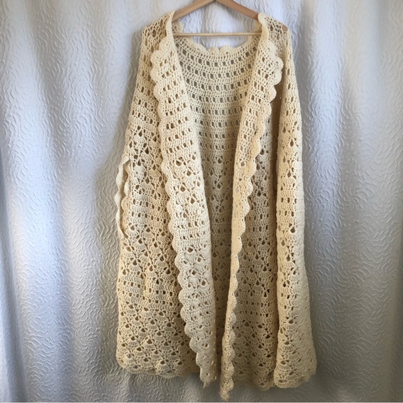 Handmade Cream Crochet Wool Knit Oversized Button Up Sweater Cape - Picture 4 of 15